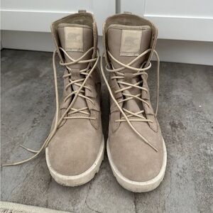 Sorel Women’s Beige Lace-Up Boots